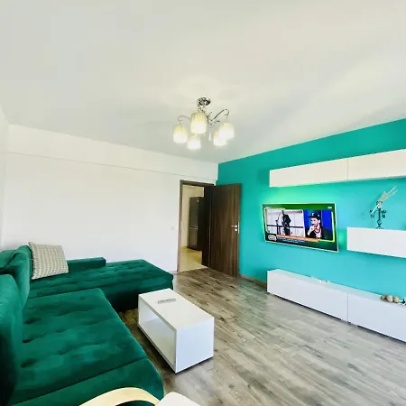 Апартаменти Goldis Studio With Balcony And Sofa Bed *