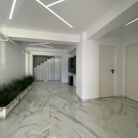 Апартаменти Goldis Studio With Balcony And Sofa Bed